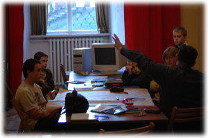 kliknij - planety krążą po elipsach a nasza tablica jest na arkuszu papieru zajęcia sekcji astronomicznej